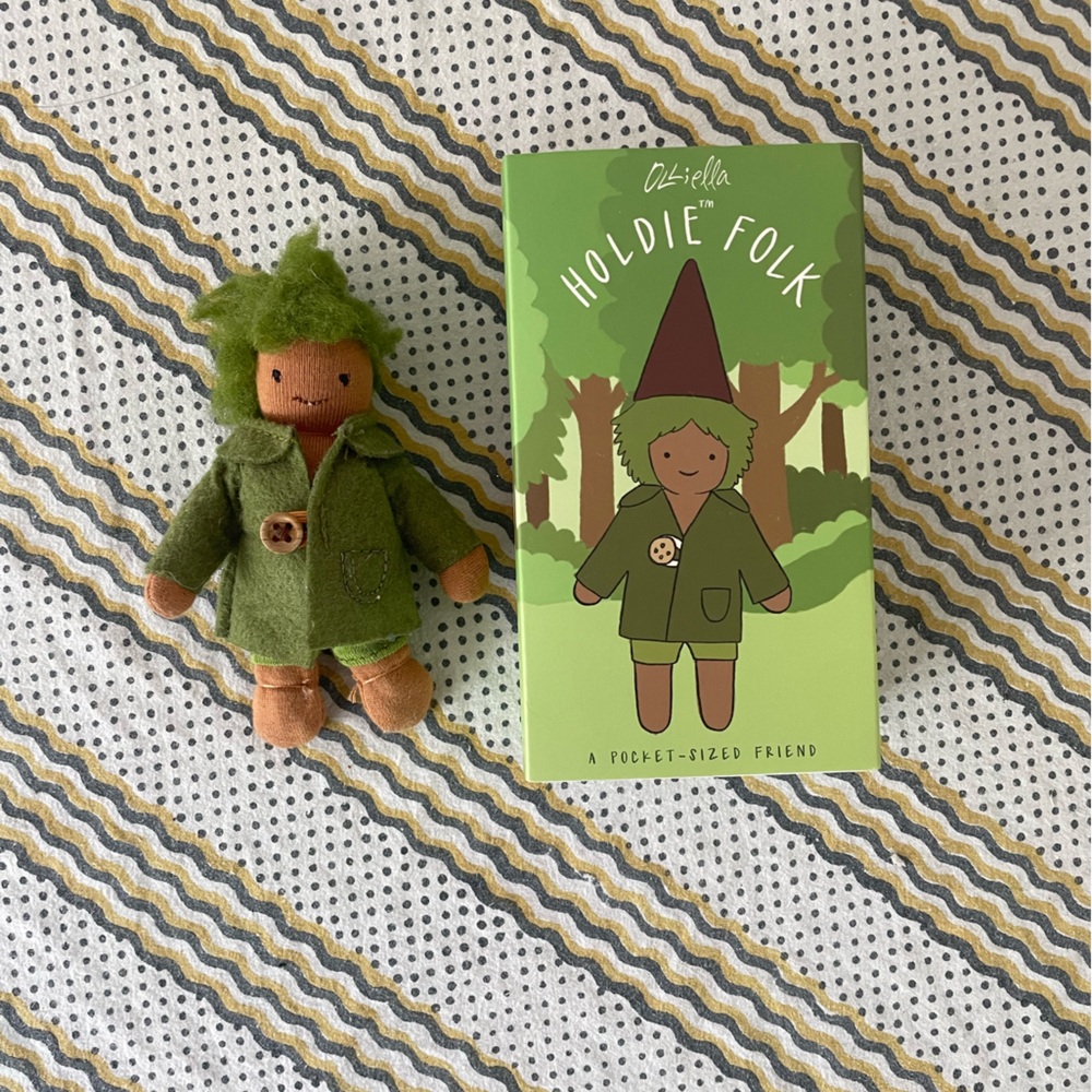 Holdie Folk Sage doll